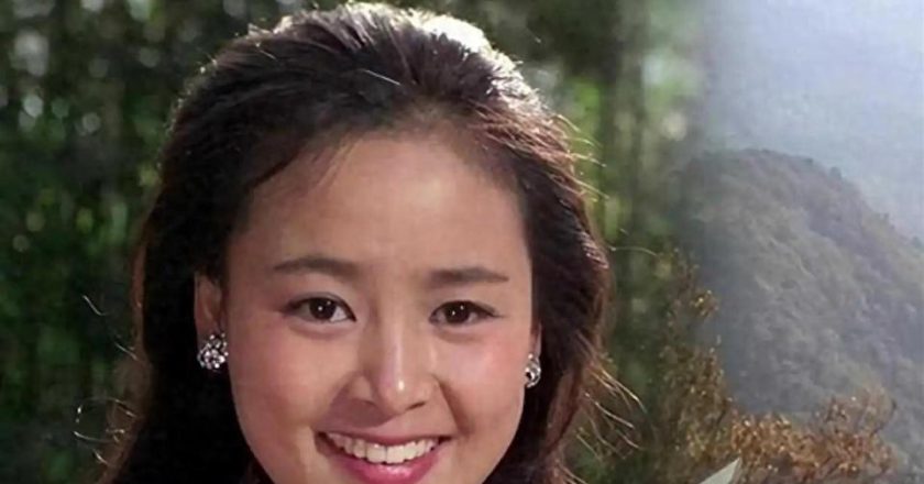 陶虹罕曝近况,生图满脸褶个子矮还壮硕,戴祖母绿耳坠像大妈气质