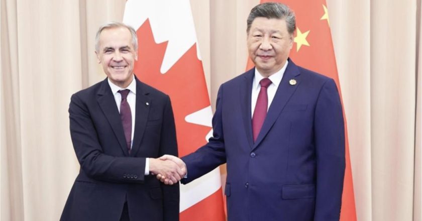 成龍在人民日報撰文憶母親與童年 吁關注阿茲海默症