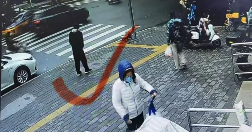 在北京街頭,打撈走失的人