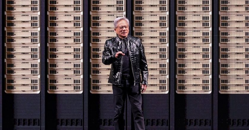 總編推薦／台股站上3萬點、市值全球第7大 還有什麼可以買？台積電頻創新高、還能買嗎？