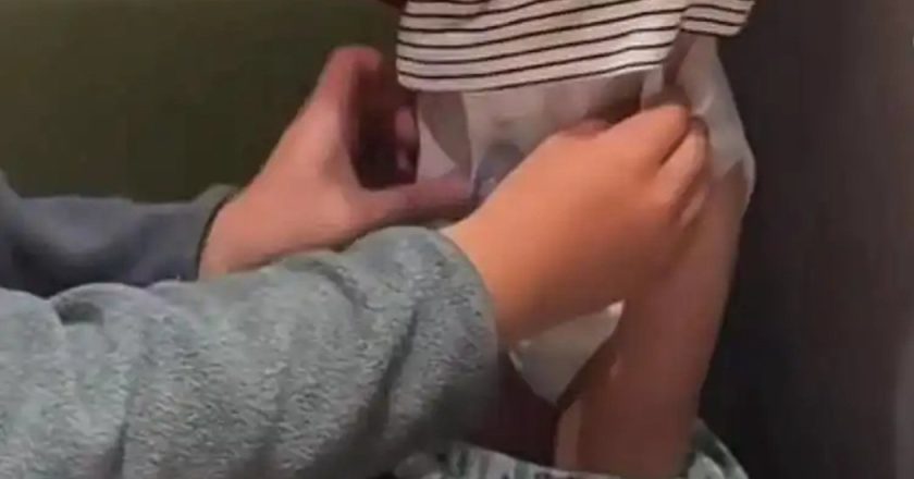 大陆海底捞再爆「换尿布扔火锅」　白目妈还PO网自爆有够离谱