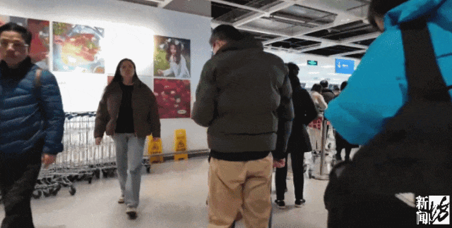 人山人海 大批中國人涌到這裡 餐廳排隊40分鐘