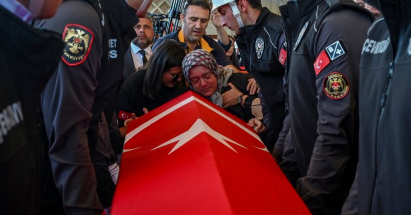 专家:安卡拉的库尔德武装袭击可能会阻碍土耳其和谈前景